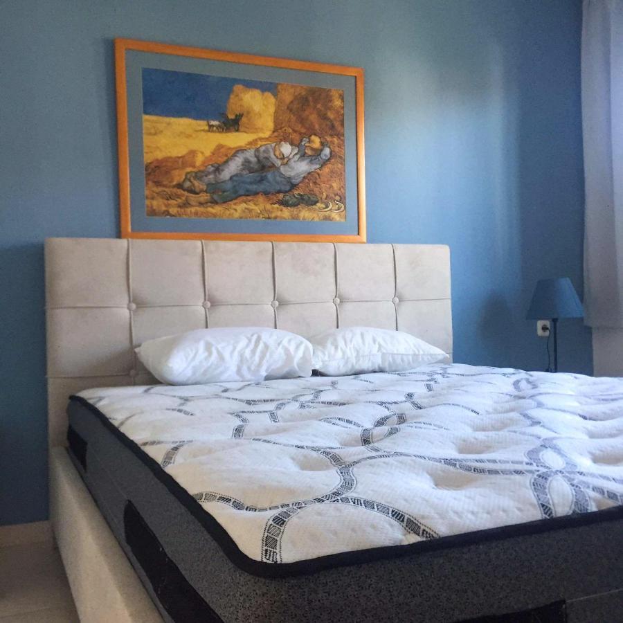 Dora'S House Comfortable Apartment With A Yard And View Pirgadikia Exterior foto