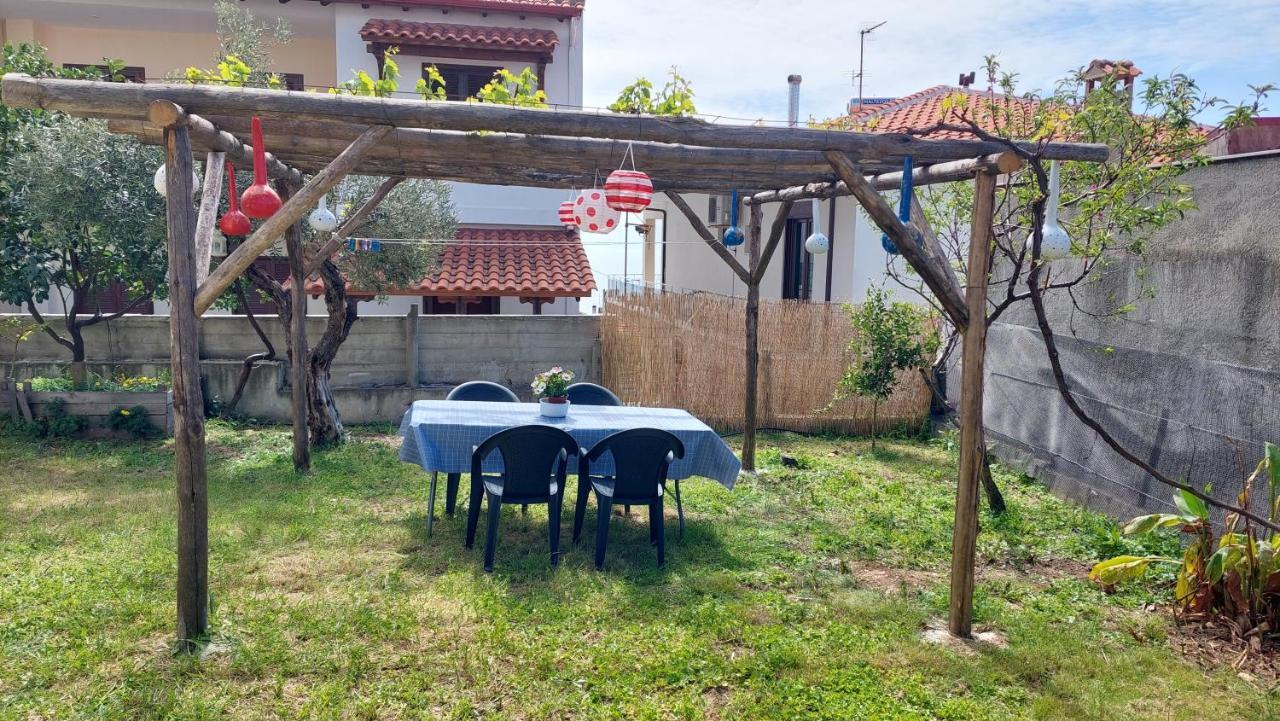 Dora'S House Comfortable Apartment With A Yard And View Pirgadikia Exterior foto