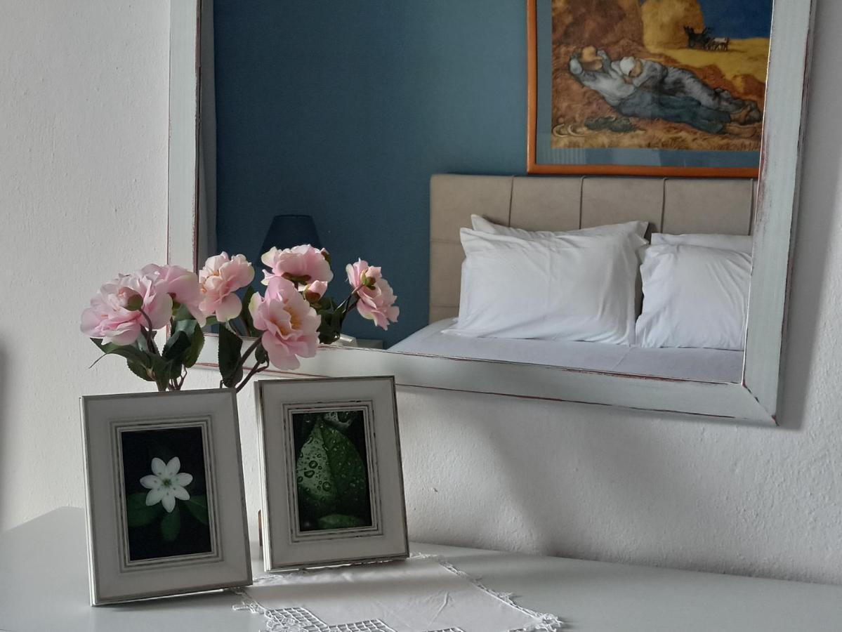 Dora'S House Comfortable Apartment With A Yard And View Pirgadikia Exterior foto