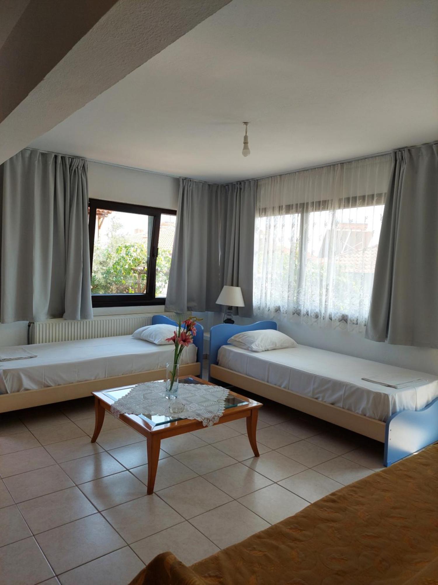 Dora'S House Comfortable Apartment With A Yard And View Pirgadikia Exterior foto