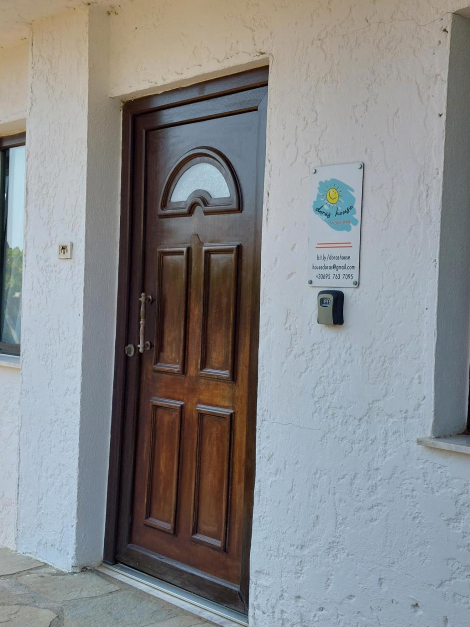 Dora'S House Comfortable Apartment With A Yard And View Pirgadikia Exterior foto