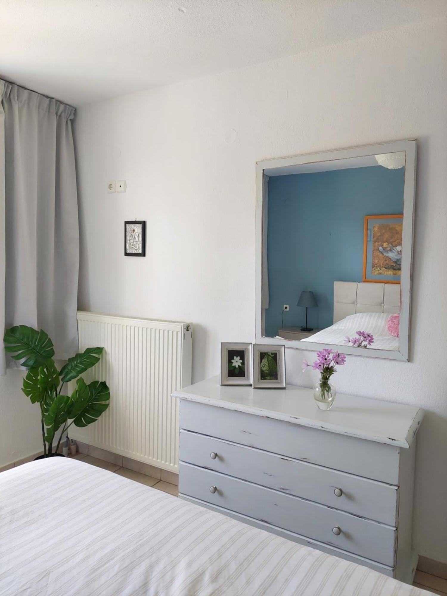 Dora'S House Comfortable Apartment With A Yard And View Pirgadikia Exterior foto